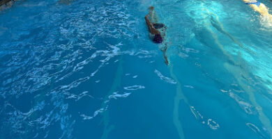 Piscina temperada Mujer Activa y gimnasio femenino