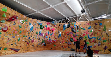 Hangar Boulder